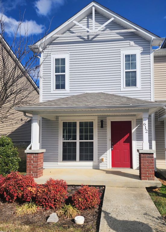 612 Bradburn Village Cir, Antioch, TN 37013