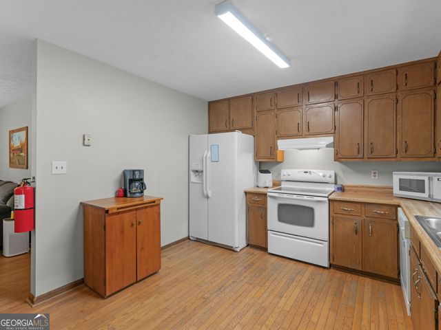 2065 Gum Creek Lane, Loganville, GA 30052