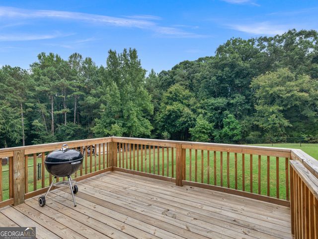 2065 Gum Creek Lane, Loganville, GA 30052
