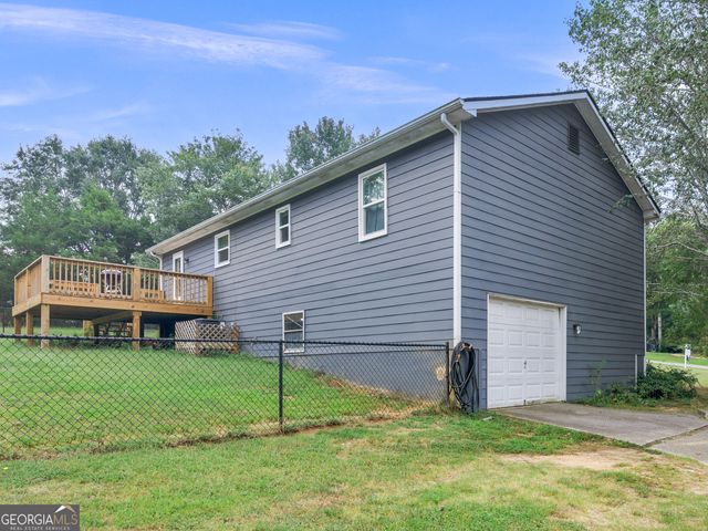 2065 Gum Creek Lane, Loganville, GA 30052