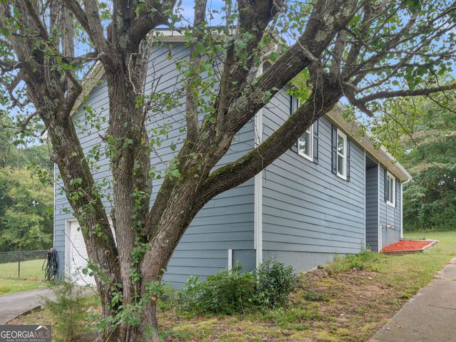 2065 Gum Creek Lane, Loganville, GA 30052