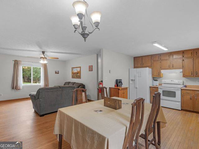 2065 Gum Creek Lane, Loganville, GA 30052