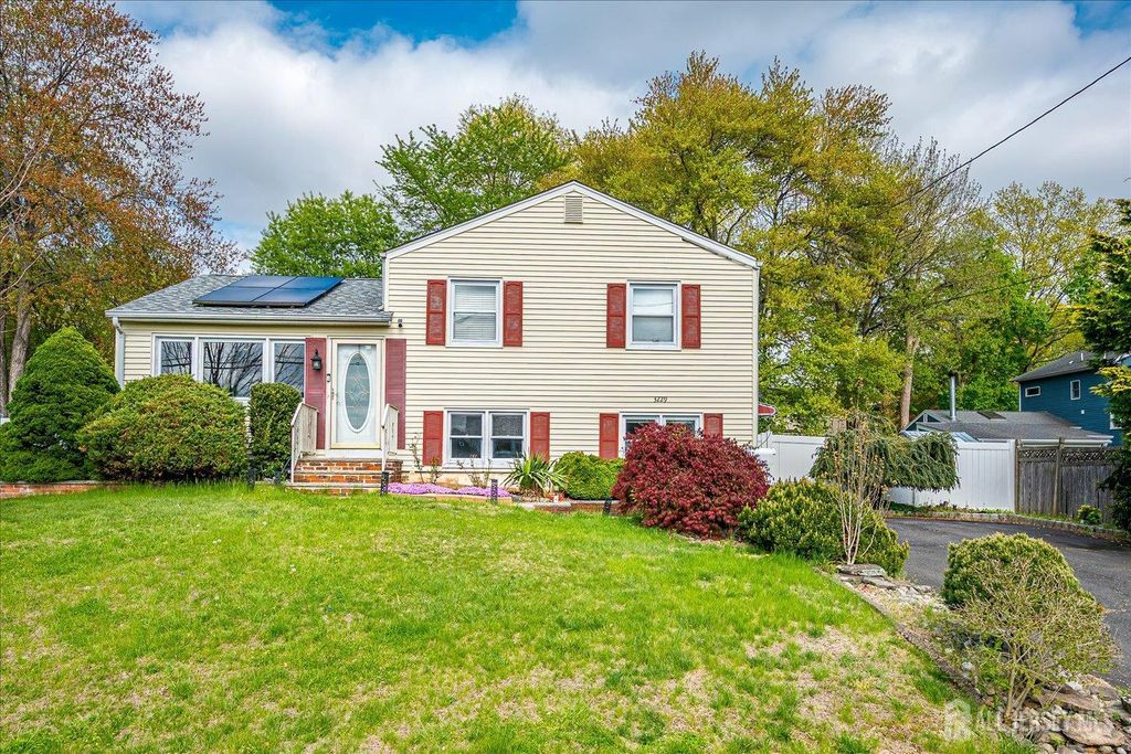 3229 Clark Lane, South Plainfield, NJ 07080