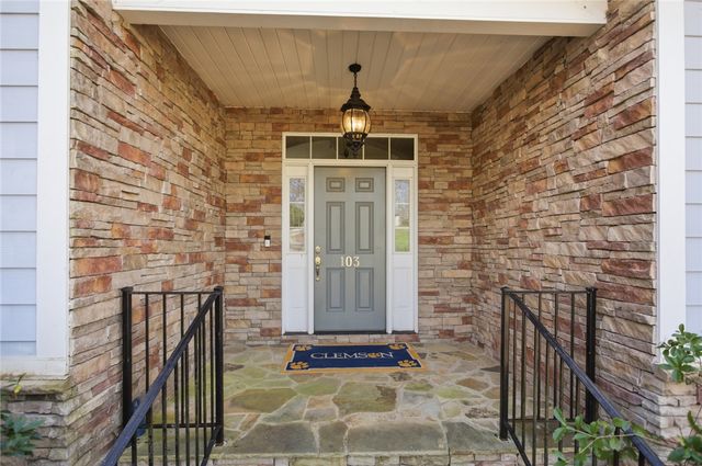 103 Oak Crest Circle, Seneca, SC 29672