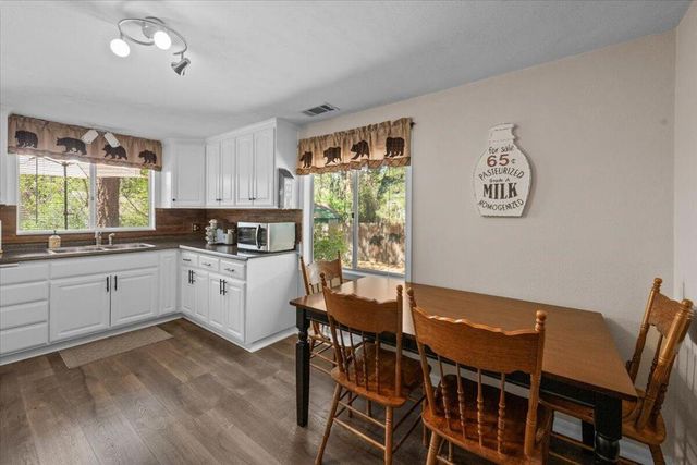 1017 W Rainbow Boulevard, Big Bear, CA 92314