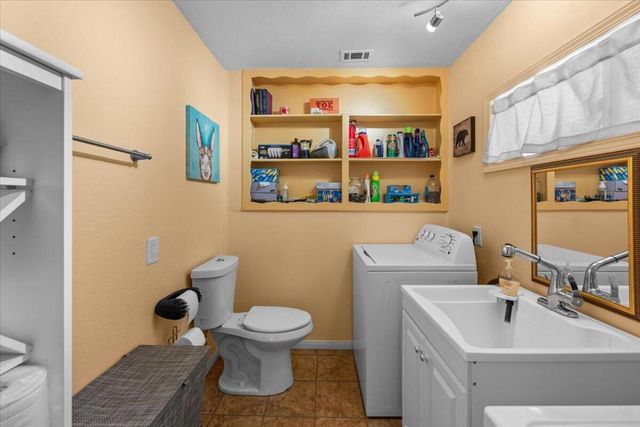 1017 W Rainbow Boulevard, Big Bear, CA 92314