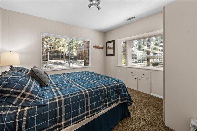 1017 W Rainbow Boulevard, Big Bear, CA 92314