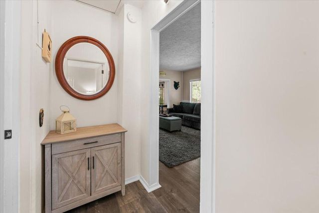 1017 W Rainbow Boulevard, Big Bear, CA 92314