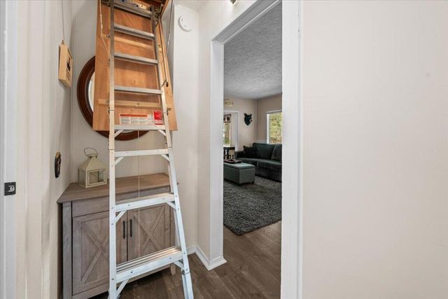 1017 W Rainbow Boulevard, Big Bear, CA 92314