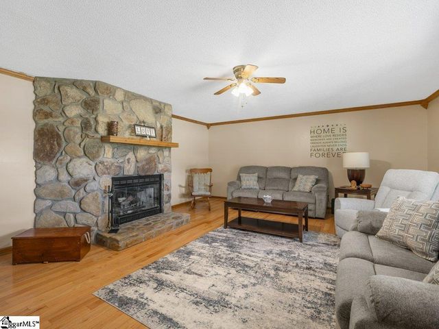 632 Circle Drive, Woodruff, SC 29388