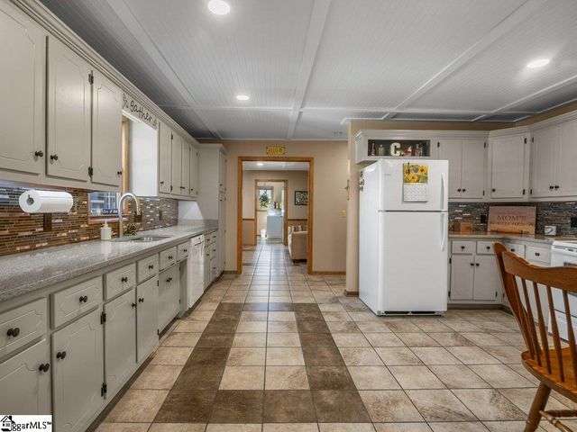 632 Circle Drive, Woodruff, SC 29388
