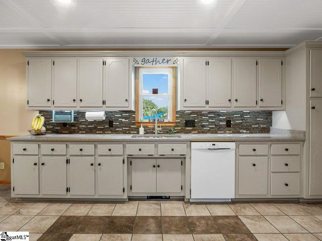 632 Circle Drive, Woodruff, SC 29388