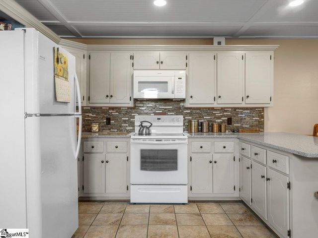 632 Circle Drive, Woodruff, SC 29388