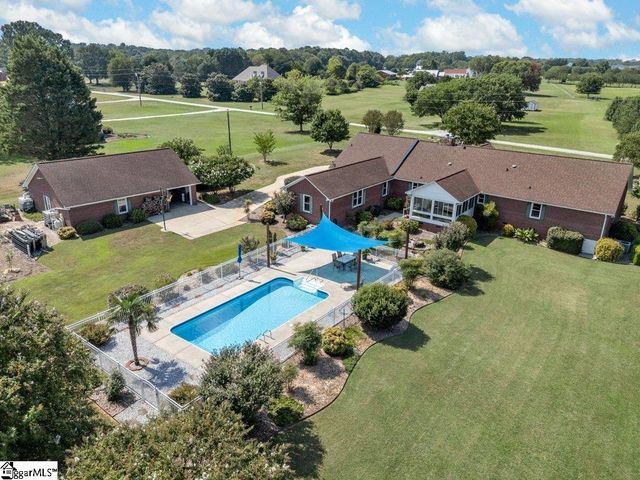632 Circle Drive, Woodruff, SC 29388