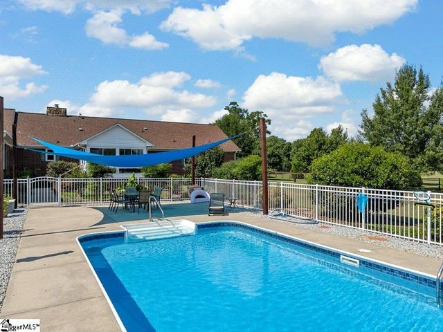 632 Circle Drive, Woodruff, SC 29388