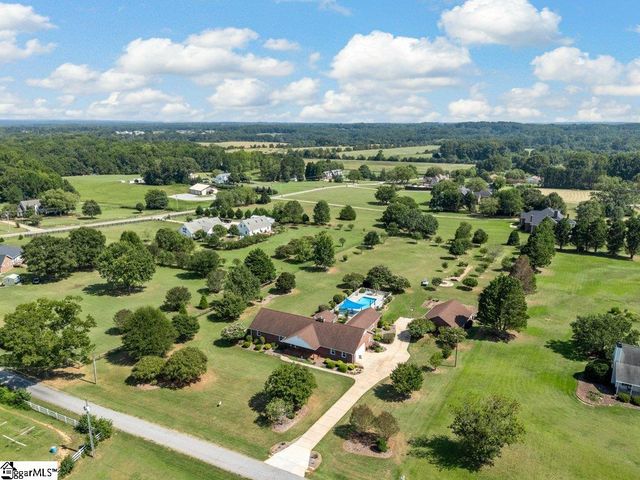 632 Circle Drive, Woodruff, SC 29388