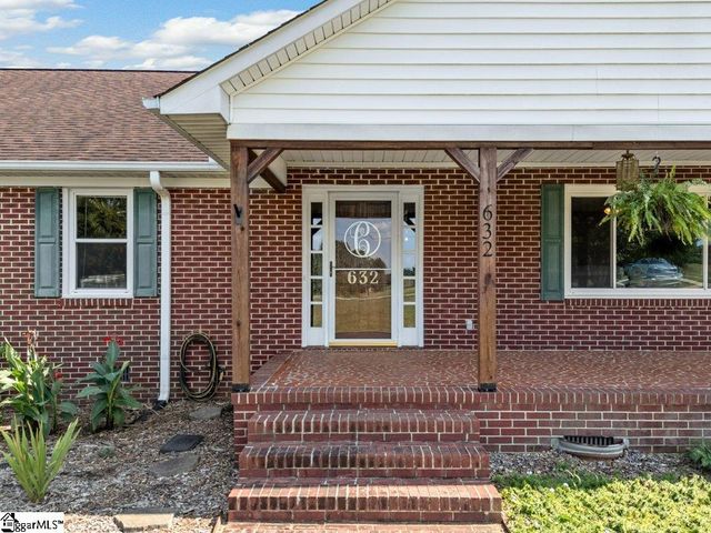 632 Circle Drive, Woodruff, SC 29388
