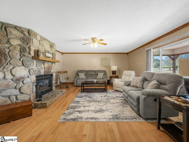632 Circle Drive, Woodruff, SC 29388