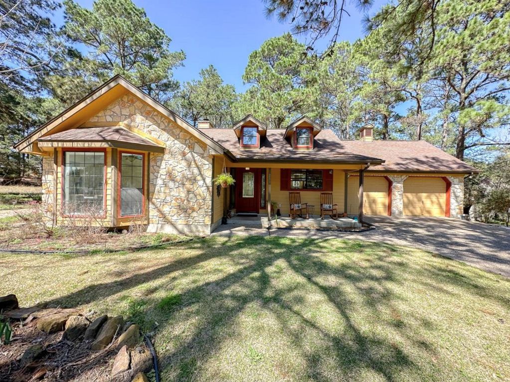 251 Pine View LOOP, Bastrop, TX 78602