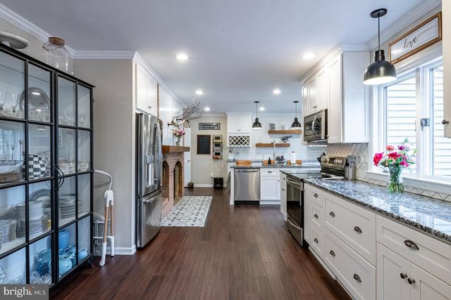 7 WESTON DR, Mohnton, PA 19540