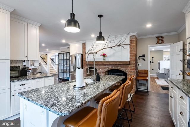 7 WESTON DR, Mohnton, PA 19540