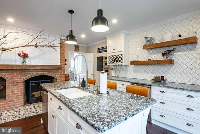 7 WESTON DR, Mohnton, PA 19540