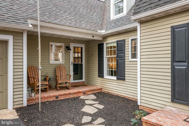 7 WESTON DR, Mohnton, PA 19540