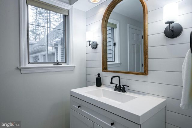 7 WESTON DR, Mohnton, PA 19540