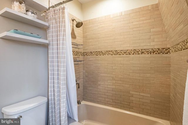 7 WESTON DR, Mohnton, PA 19540