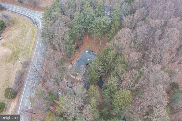 7 WESTON DR, Mohnton, PA 19540