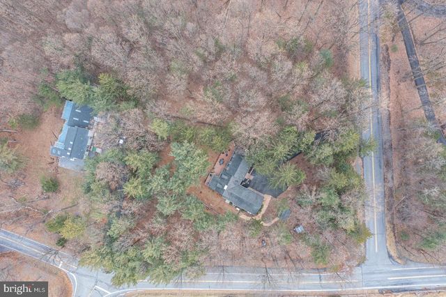 7 WESTON DR, Mohnton, PA 19540