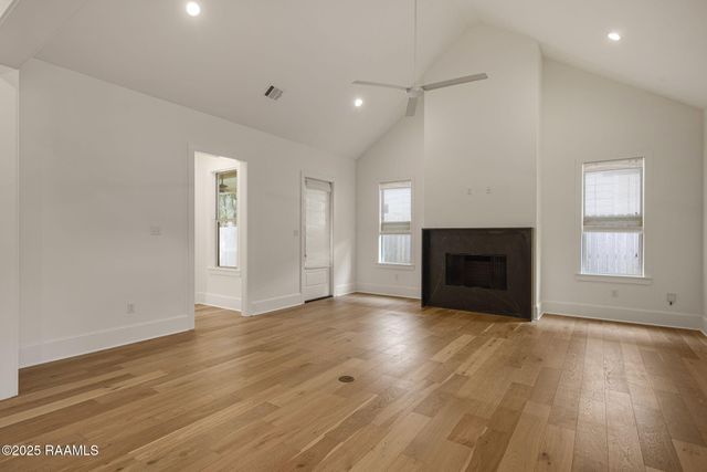 102 Drifting Sands Lane, Lafayette, LA 70503
