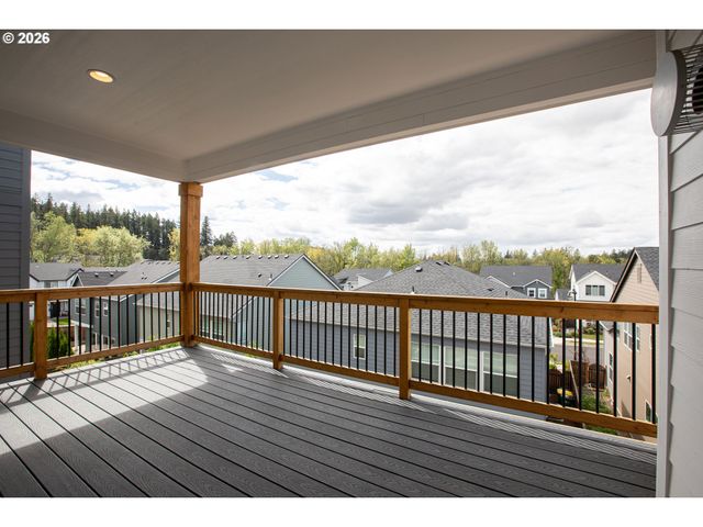 7353 Nw OAKFERN Dr, Portland, OR 97229