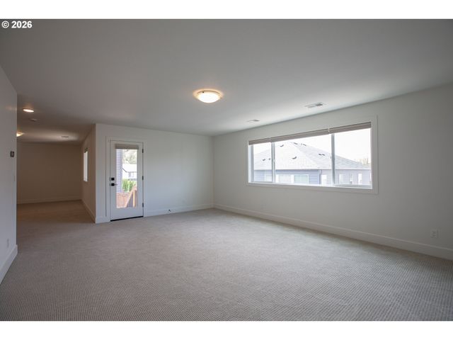 7353 Nw OAKFERN Dr, Portland, OR 97229