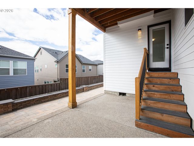 7353 Nw OAKFERN Dr, Portland, OR 97229