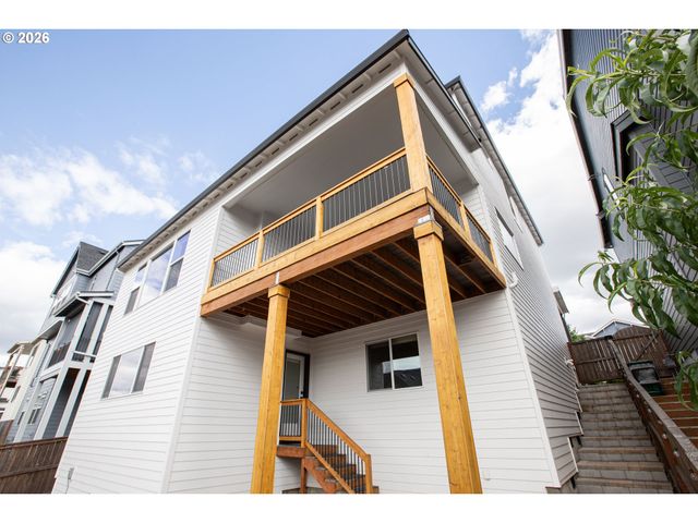 7353 Nw OAKFERN Dr, Portland, OR 97229