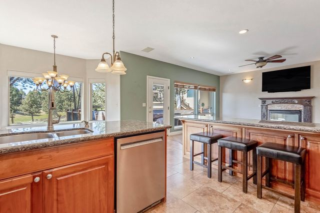 1065 Victoria Falls Drive, Redmond, OR 97756