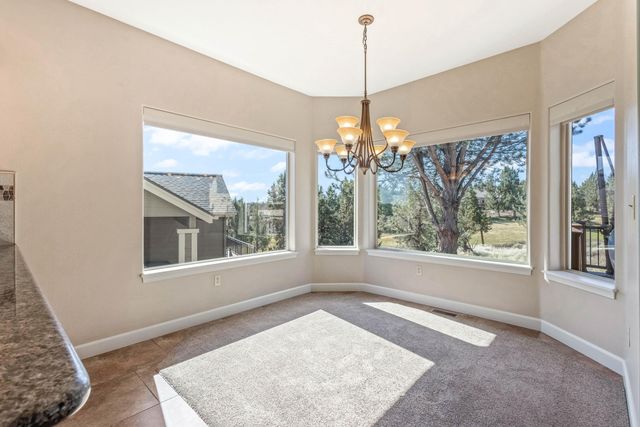 1065 Victoria Falls Drive, Redmond, OR 97756