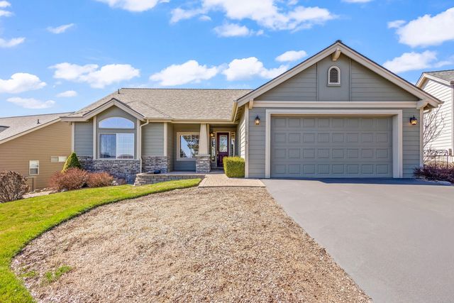 1065 Victoria Falls Drive, Redmond, OR 97756