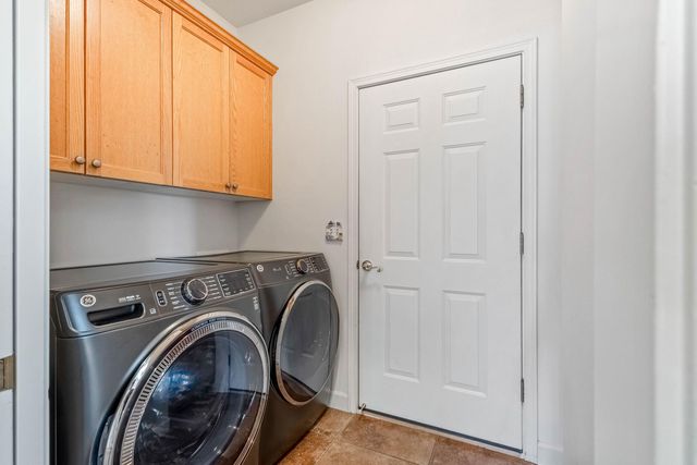 1065 Victoria Falls Drive, Redmond, OR 97756