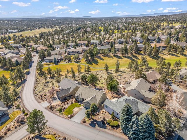 1065 Victoria Falls Drive, Redmond, OR 97756