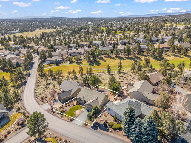 1065 Victoria Falls Drive, Redmond, OR 97756