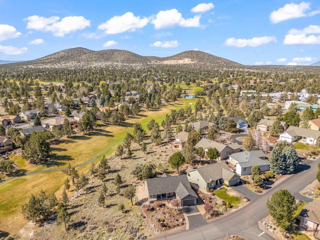 1065 Victoria Falls Drive, Redmond, OR 97756