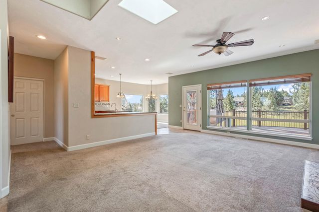 1065 Victoria Falls Drive, Redmond, OR 97756