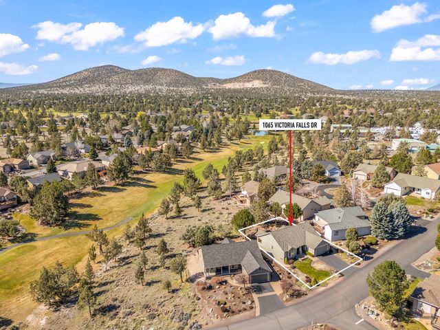 1065 Victoria Falls Drive, Redmond, OR 97756
