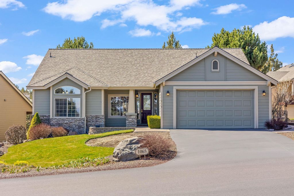 1065 Victoria Falls Drive, Redmond, OR 97756