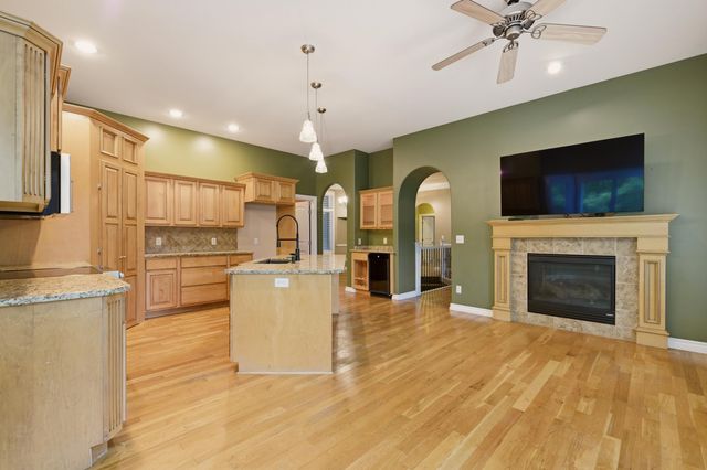 3845 N Lakecrest Ct, Wichita, KS 67205