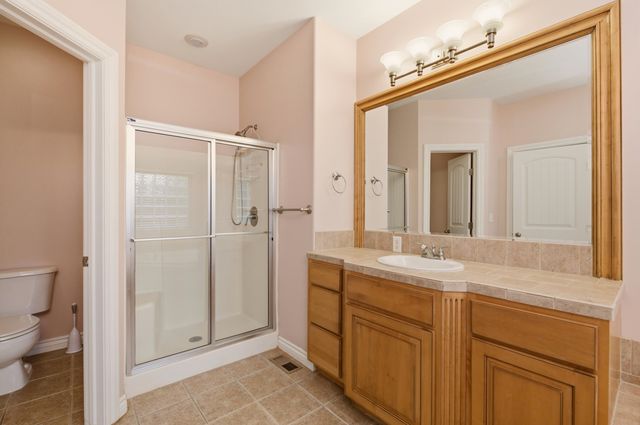 3845 N Lakecrest Ct, Wichita, KS 67205