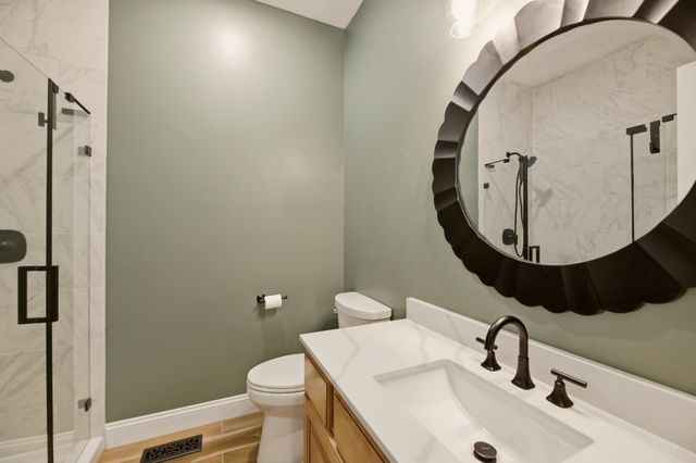 3845 N Lakecrest Ct, Wichita, KS 67205