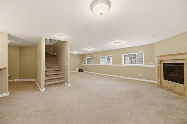 3845 N Lakecrest Ct, Wichita, KS 67205